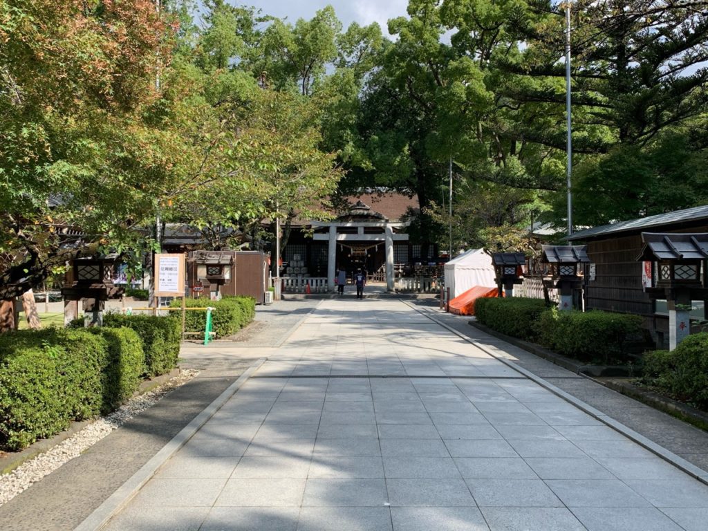 武田神社の参道